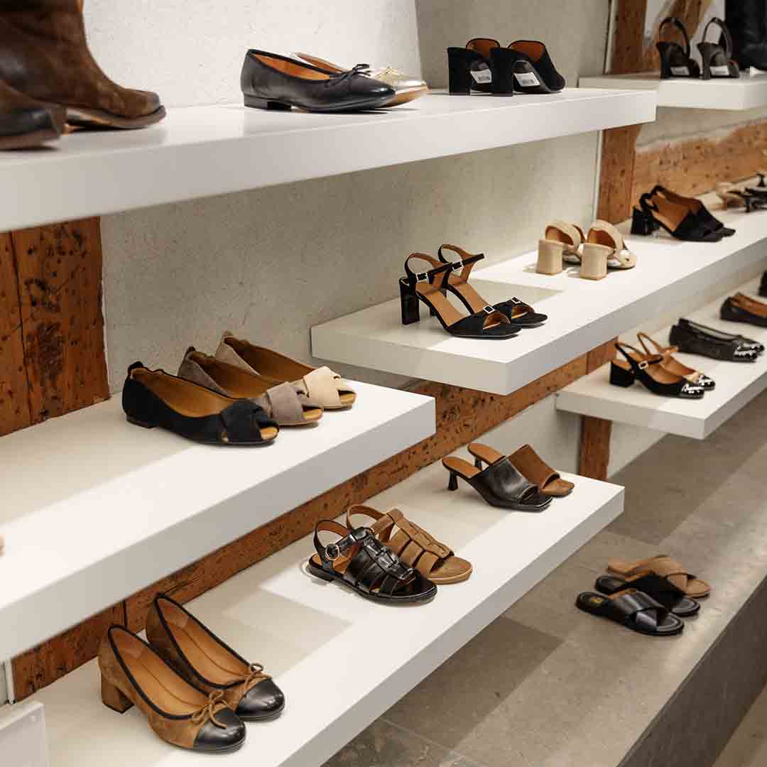 A wide selection of ballerinas and sandals at Billi Bi in Frederiksberg Center.